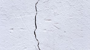 Crack in wall house subsidence